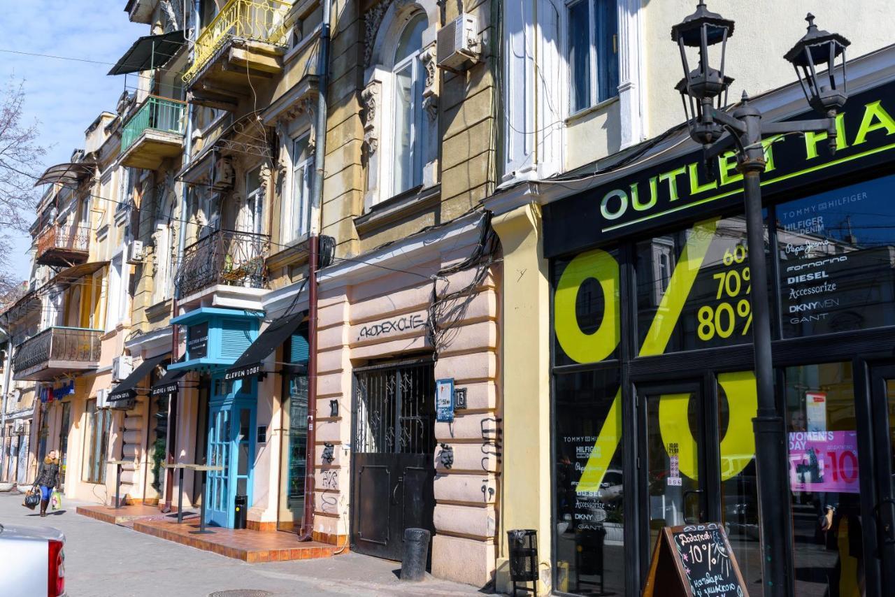 На Дерибасівській Odessa Esterno foto